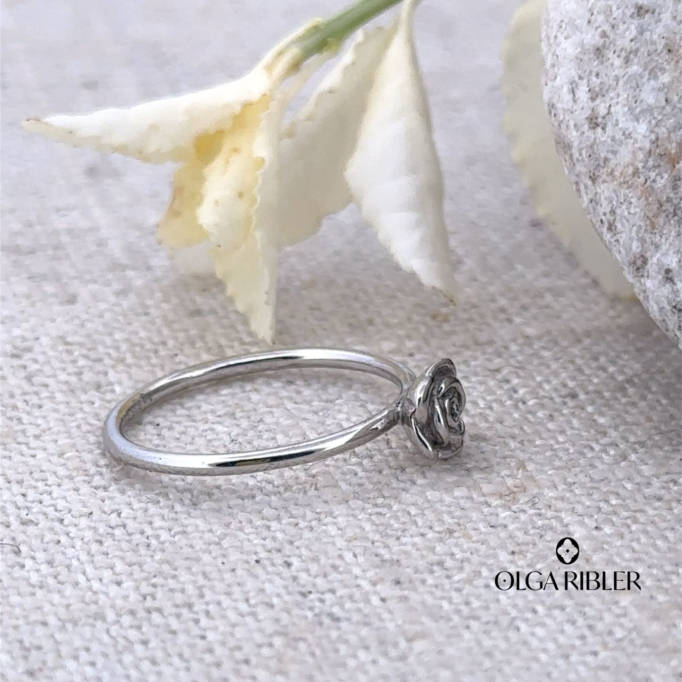 Olga Ribler Anelli: Feiner Silber Ring 925 mit Rose Grösse 50 – Nuovo (secondo la descrizione) da Luzern venduto da Schmuckoutlet 1