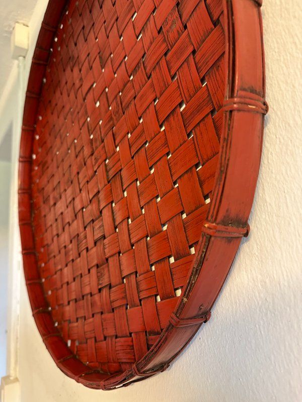 Tablet PC: Runder, rot lackierter Bambuskorb/Tablett - Handarbeit - ... – Usato da Gasel venduto da 1677 1