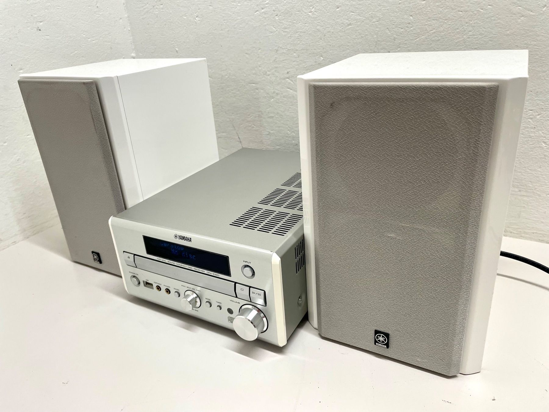Yamaha Ricevitori: Yamaha Natural Sound Compact Disc Receiver CRX-E320 – Usato da Niederdorf venduto da LeptonAG