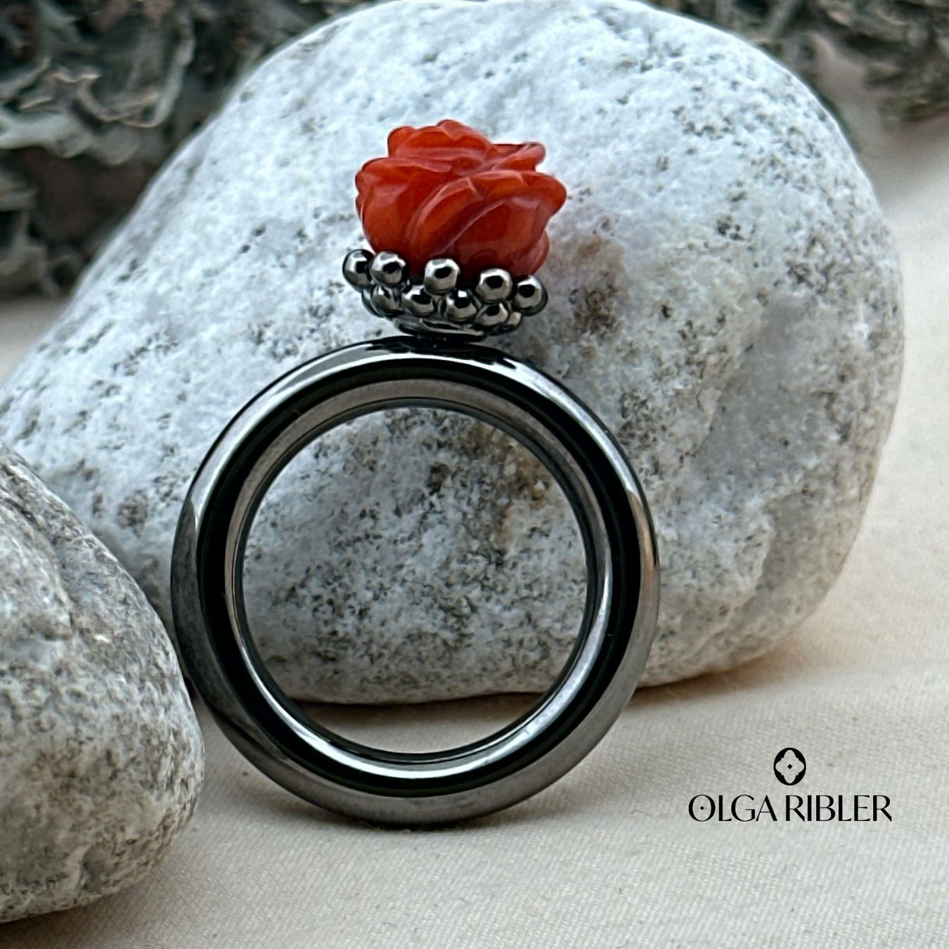 Olga Ribler Ringe: Edelstahl 4 mm  Ring mit Korallenrose,  Ringgrösse 60 – Neu (gemäss Beschreibung) aus Luzern von Schmuckoutlet 5