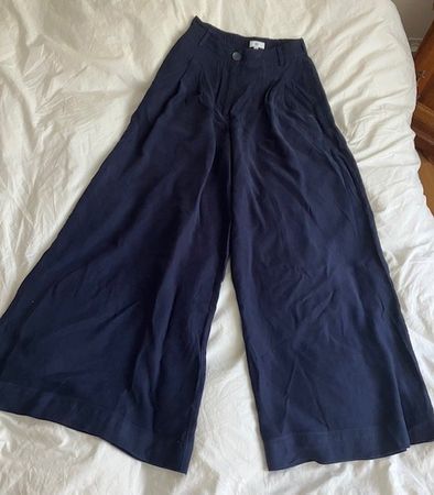 Pantalon large bleu marine taille 36 bon état général