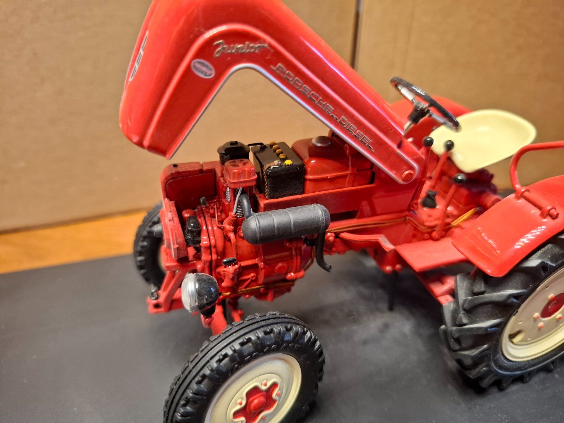Porsche Modellini d'auto: Modell Traktor Porsche-Diesel Junior – Usato da Obernau venduto da Schmidip 4