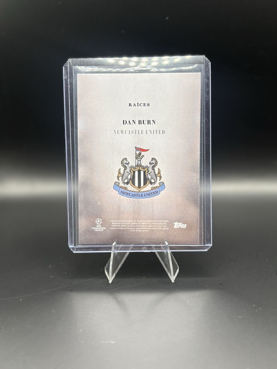 Topps Carte collezionabili: Topps Simplicidad 25/26 Raíces Dan Burn – Nuovo (secondo la descrizione) da Effretikon venduto da iph_xb5l 1