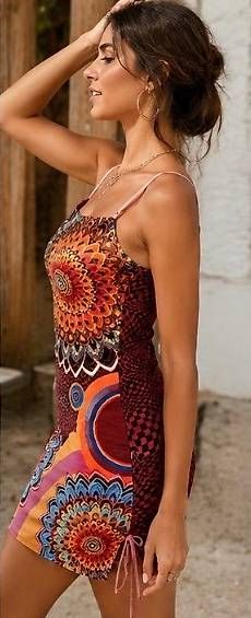 Robes: Vends robe à bretelles imprimé Mandala – D'occasion à Crans VS par cei_qws7 1