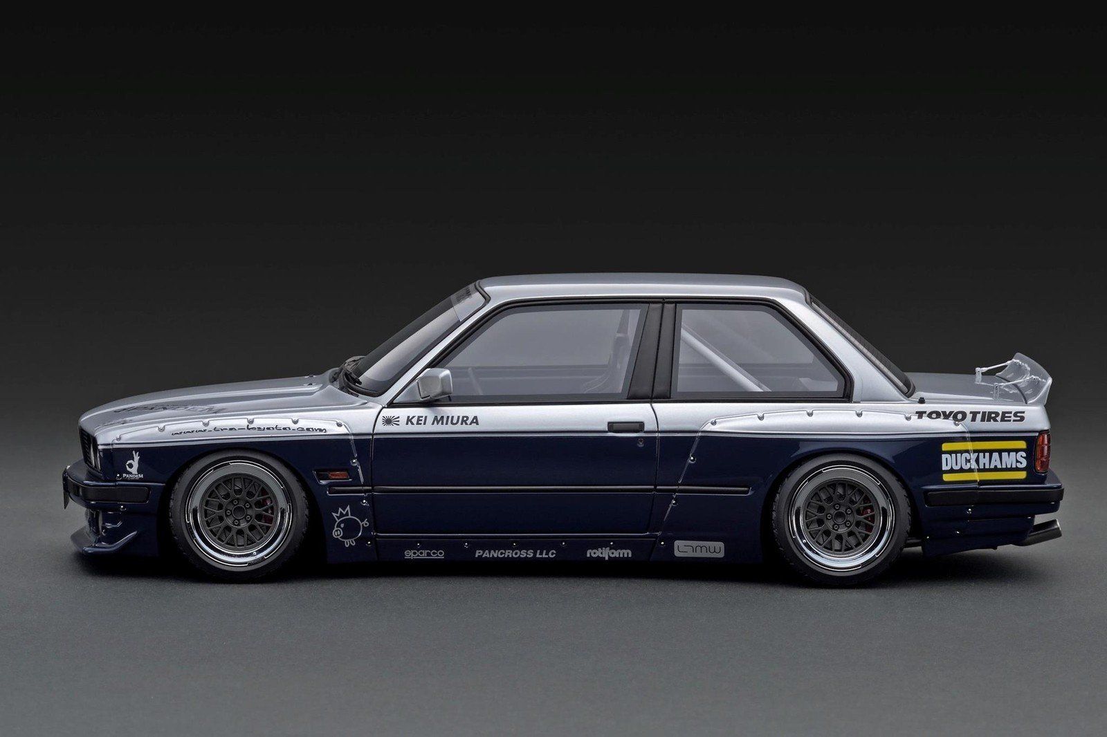 BMW Modellini d'auto: BMW M3 30 Pandem Silver / Blue 1:18 Ignition Model – Nuovo e nell'imballaggio originale da Obergerlafingen venduto da collector-shop.ch 7