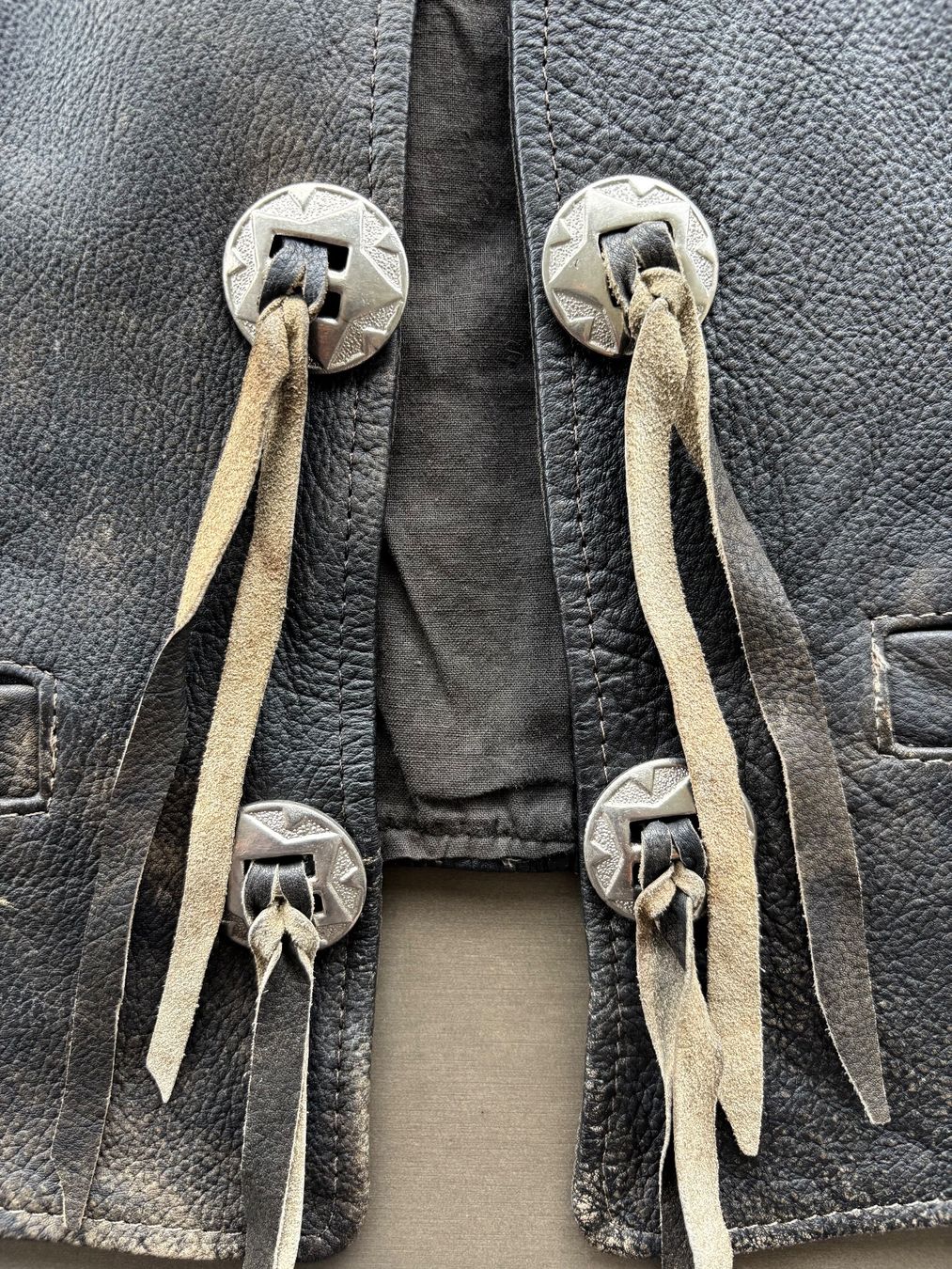 Gilets & Westen: Motorcycle Klassische Lederweste, Gr. L – Gebraucht aus Ebnat-Kappel von Molton 3