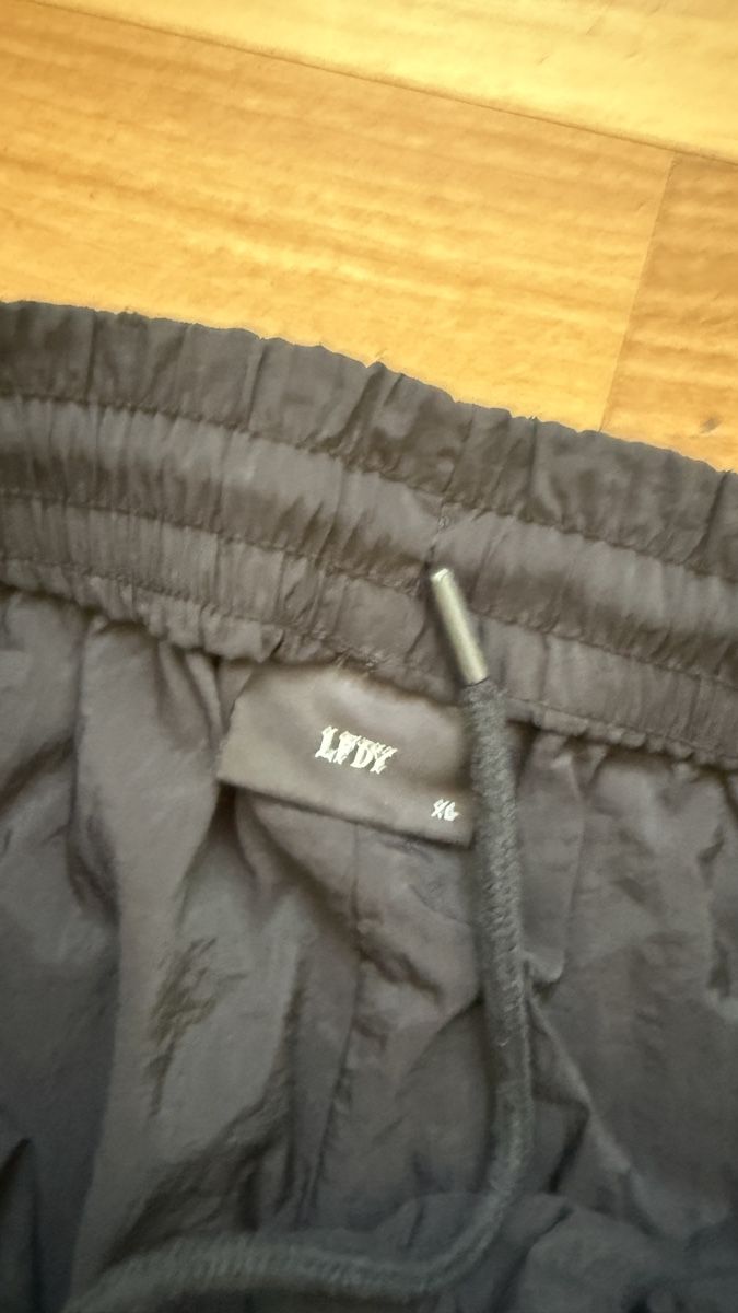 Pantaloni: LFDY trackpants xl – Usato da Horgen venduto da Aron.zh 1
