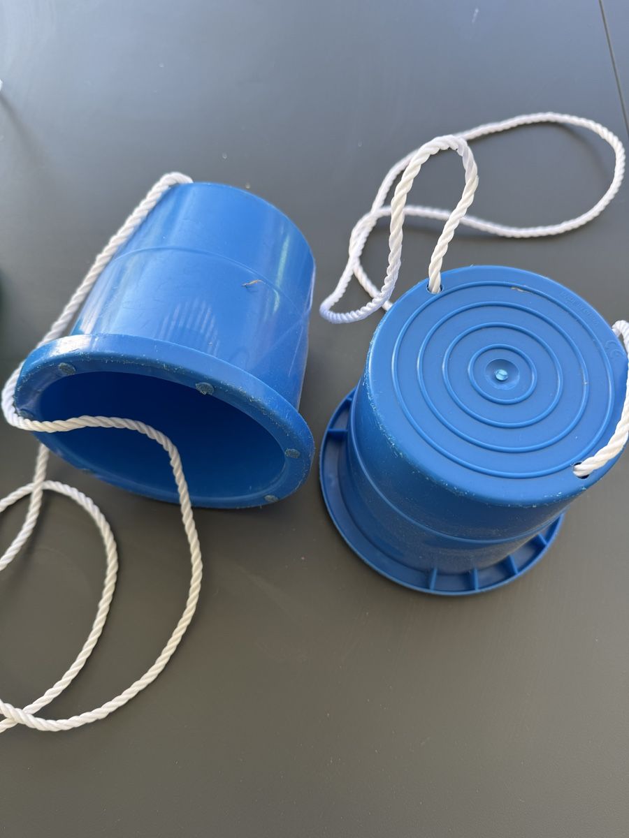 Jouets: Becherstelzen Set 2 Paar Kunststoff – D'occasion à Stäfa par nale068 2