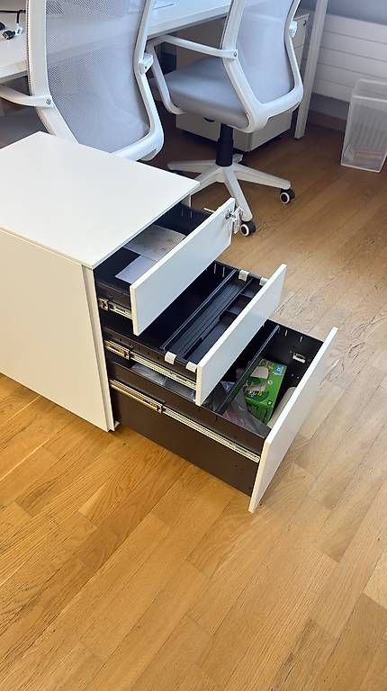 Scrivanie: Büro Möbel zu Verkaufen  – Usato da Oberglatt ZH venduto da max_kr2w 2
