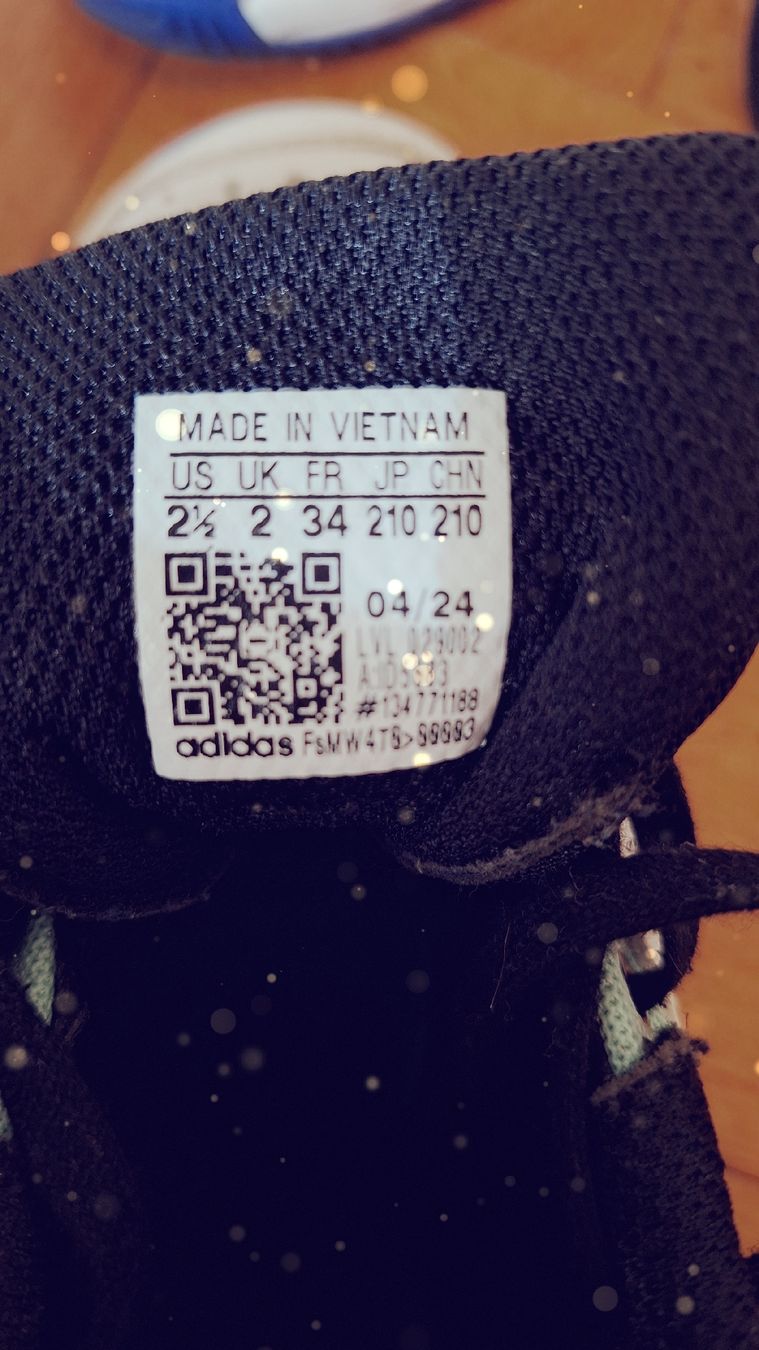 Adidas Scarpe per ragazzi: Hallenturnschuhe, Grösse 34 – Usato da Basel venduto da RomyRennard 2