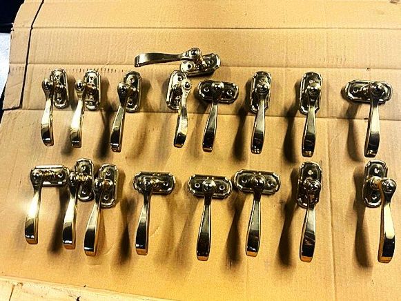 Eisenwaren: Schöne Messing Fenstergriffe – Gebraucht aus Münchwilen TG von Gto3