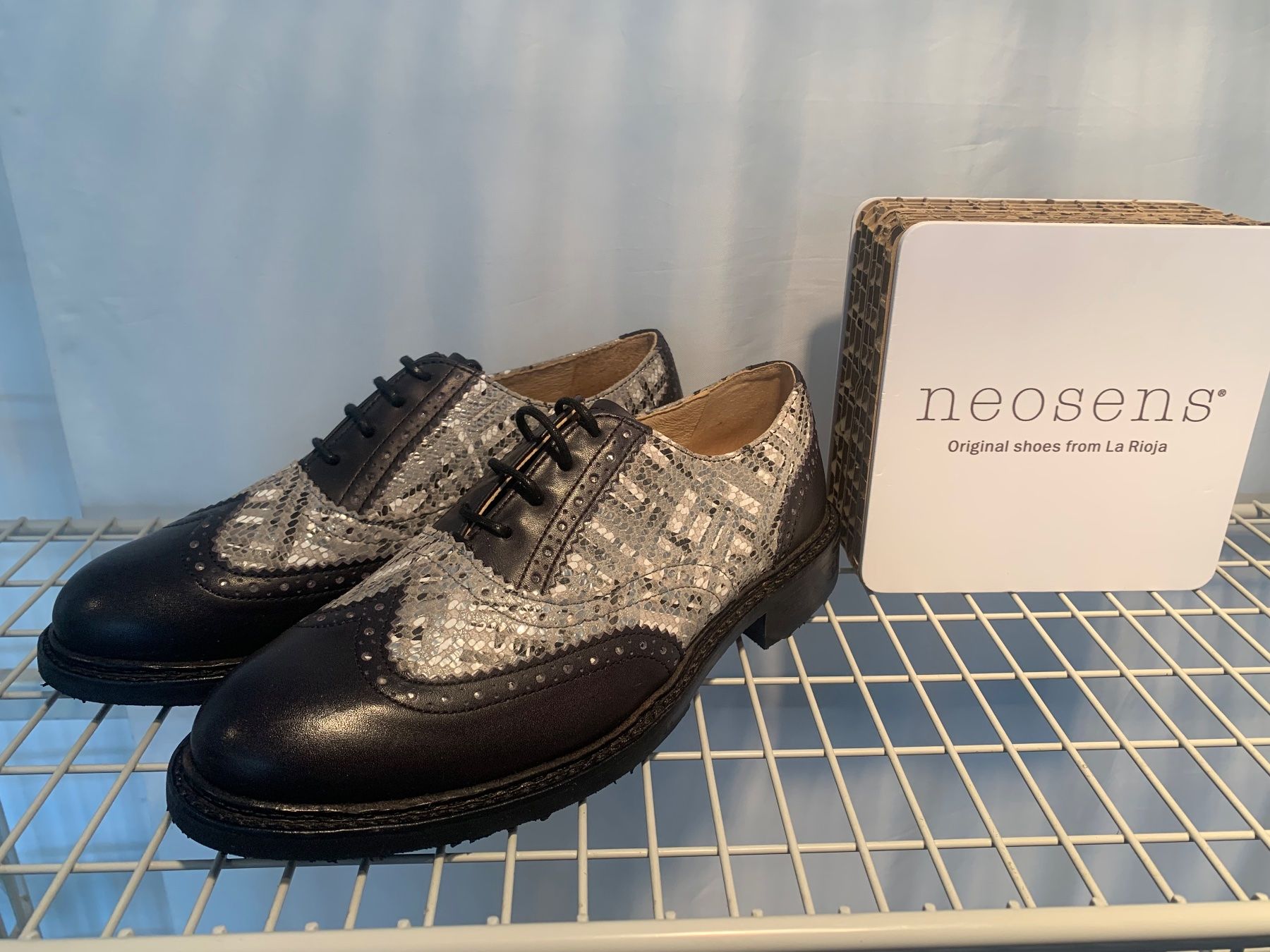 Neosens Scarpe da donna: Neosens Concord 319 ebony-silver Gr.37 – Nuovo (secondo la descrizione) da Zürich venduto da finsti