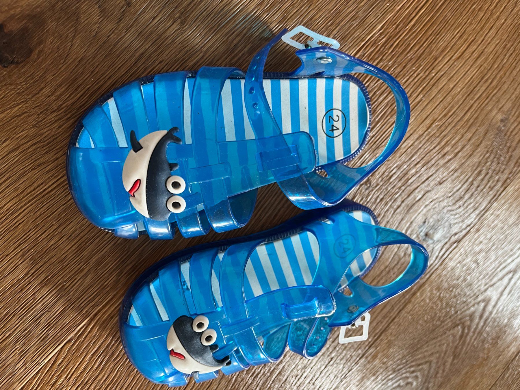 Schuhe für Jungen: Badeschuhe Sandalen Kind Größe 24 – Gebraucht aus Wolfwil von NewGirl 1