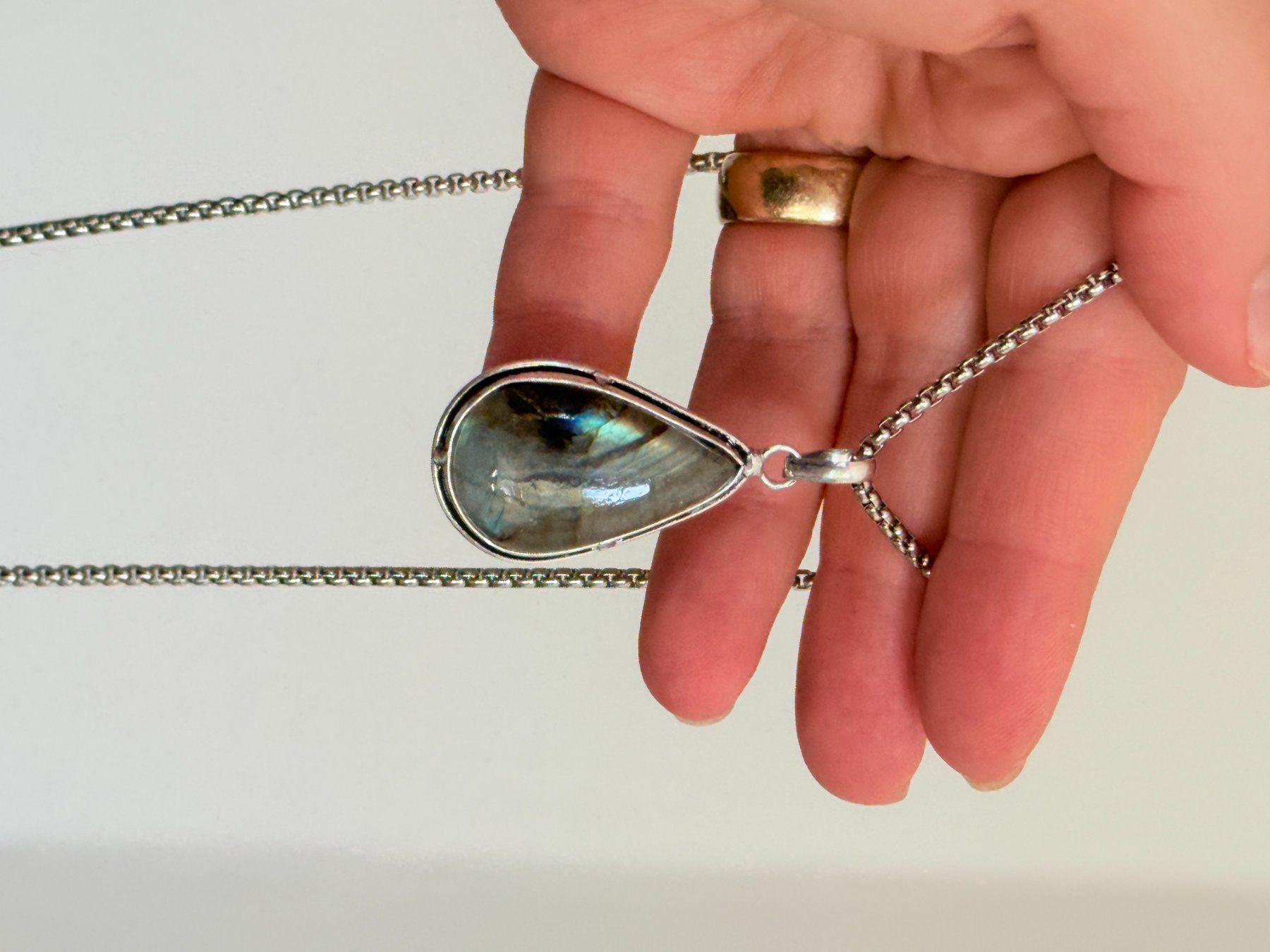 Catenine: Collier avec pendentif labradorite – Nuovo e nell'imballaggio originale da Genève venduto da AGBERG 4