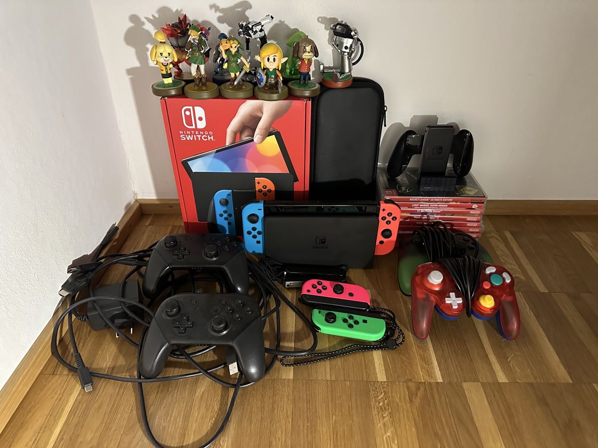 Nintendo Console: Nintendo Switch OLED + Spiele & Zubehör – Usato da St. Gallen venduto da Jas_r2t5