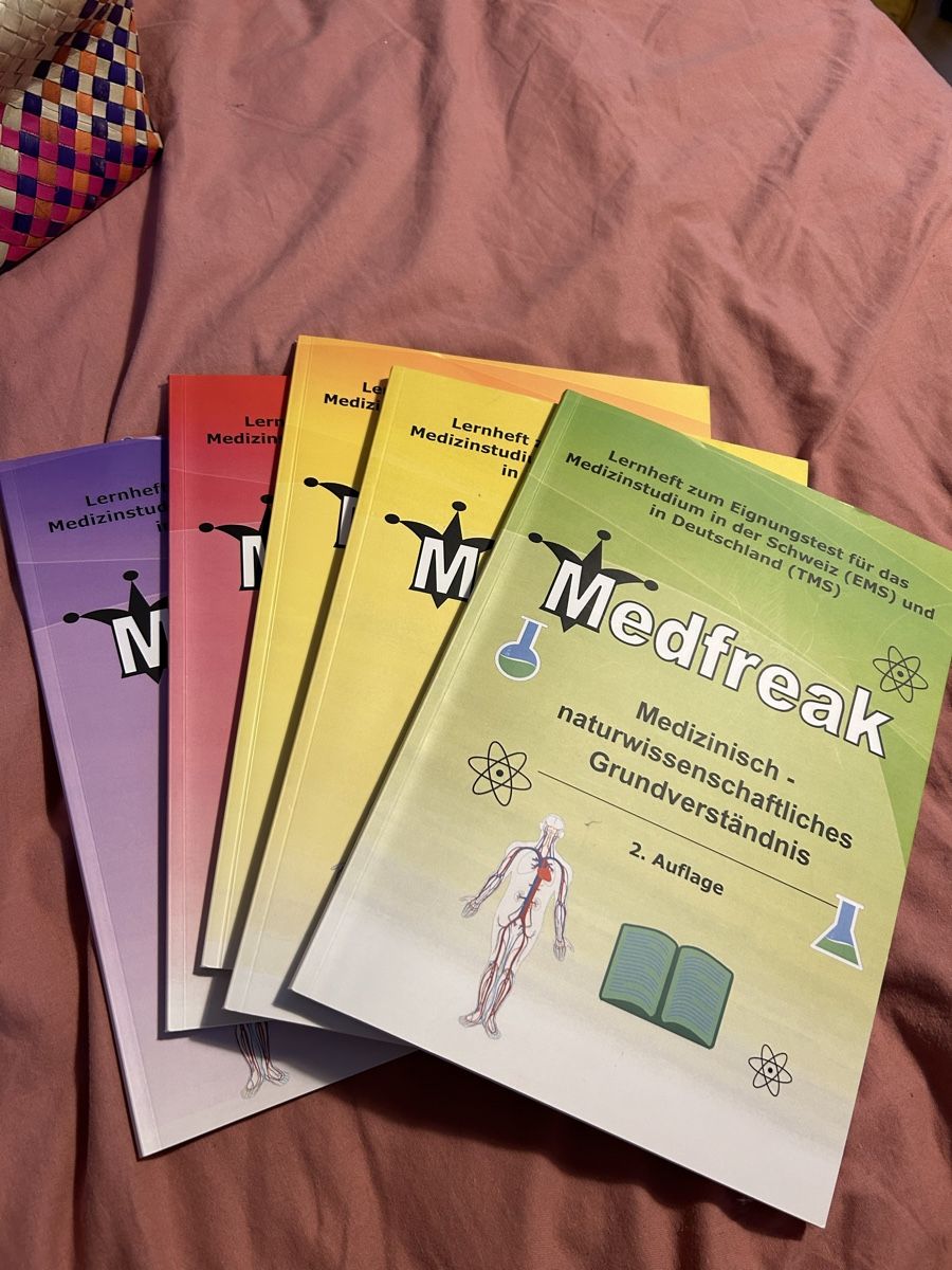 Livres: Medfreaks TMS/ EMS – D'occasion à Lausen par Annagissaa
