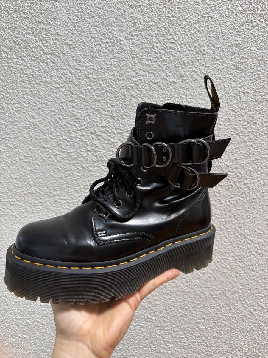 Dr. Martens Scarpe da uomo:  Dr. Martens black Jadon Hardware platform boots, eu 38 – Usato da Zürich venduto da Halloumi8003
