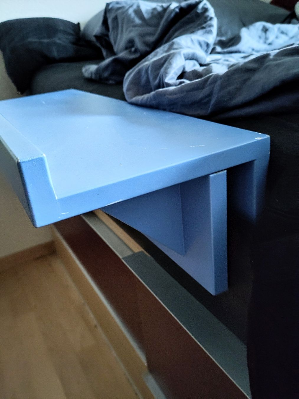 Scaffali: Beistelltablare für Bett oder Geländer – Usato da Dübendorf venduto da Paritae