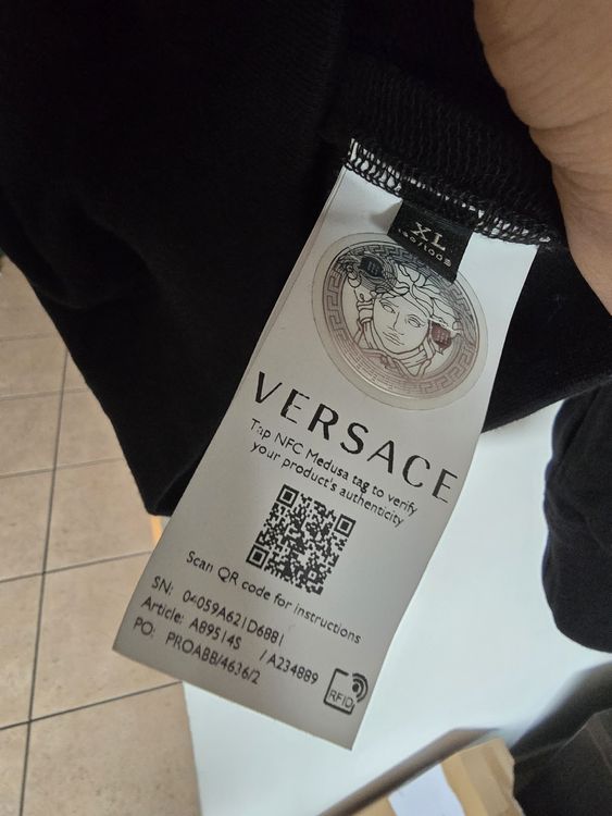 Versace Maglioni & Felpe: VERSACE Pullover Originale – Usato da Bellinzona venduto da ju_1605 1