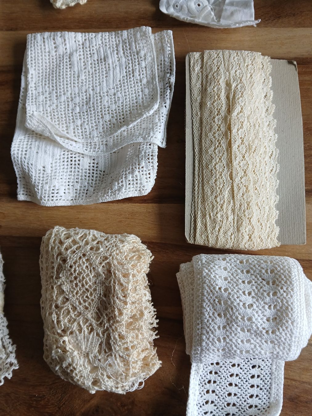 Kit bricolage: Mixed Lace Assortment Various Widths and Styles – Usato da Dübendorf venduto da rol_fm6d 4