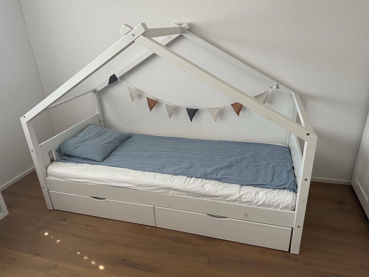 Letti: Kinderbett (Hausbett) – Usato da Safenwil venduto da ds83 1