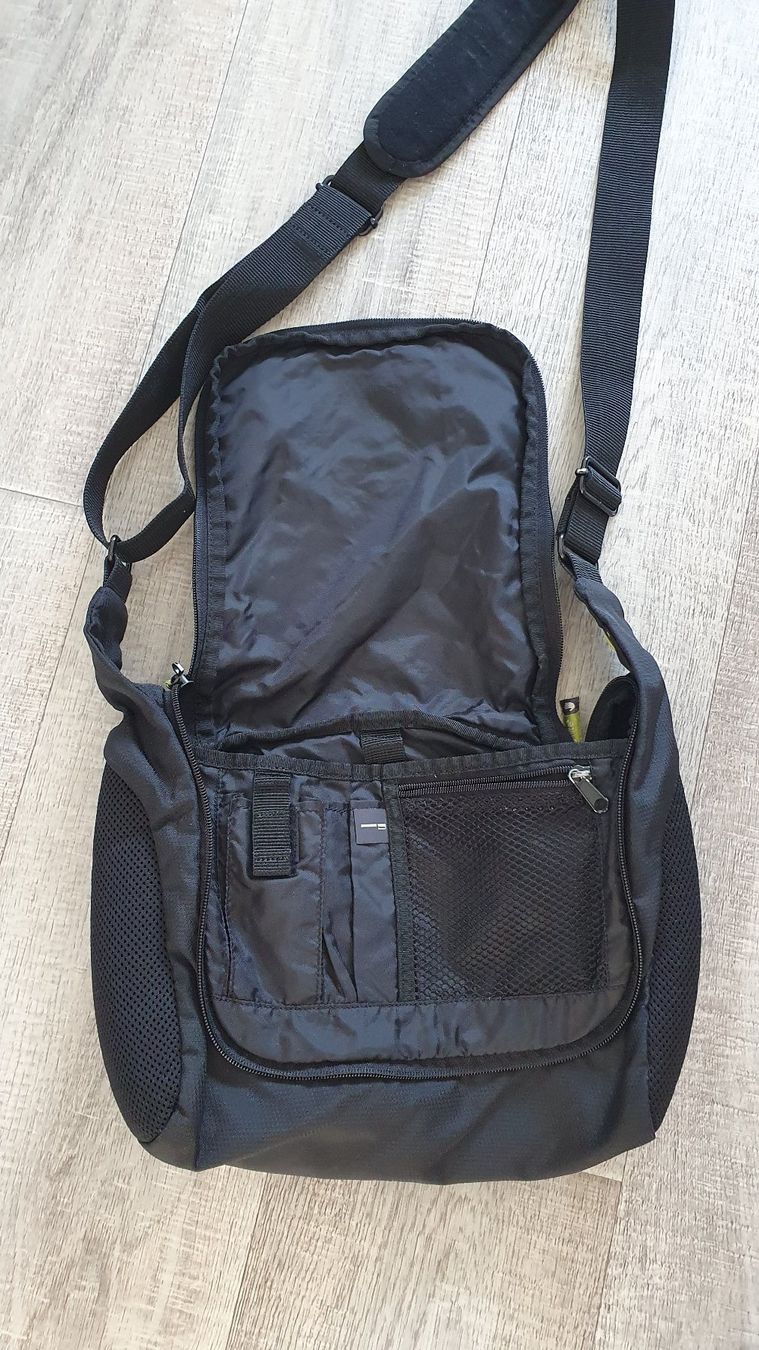 Samsonite Sacs: Umhängetasche Samsonite – D'occasion à Zuzwil SG par unies 1