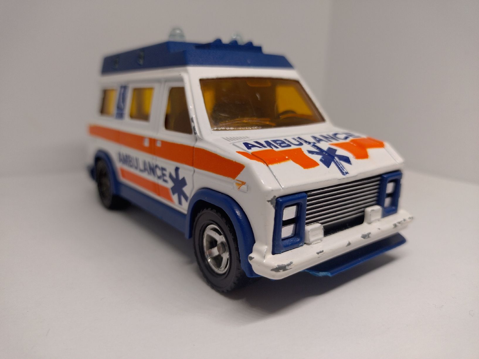 Majorette Modellautos: Majorette, ambulance 1/36 – Gebraucht aus La Chaux-de-Fonds von Pierrot8404 1