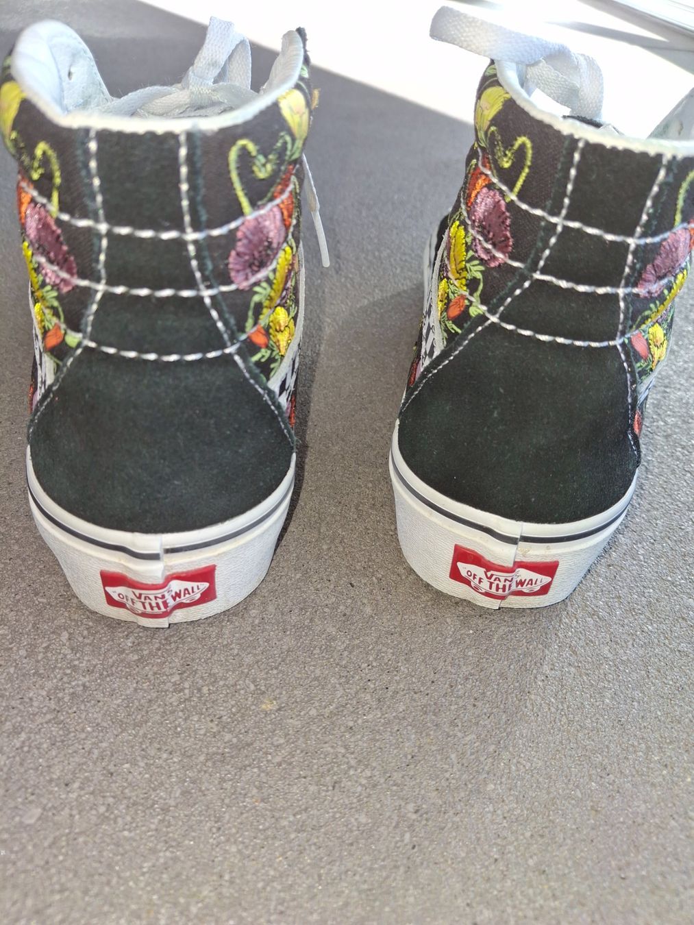 Vans Scarpe da donna: Vans Sk8-Hi Sneaker 39 – Usato da Widnau venduto da Ms_Lefthand 4