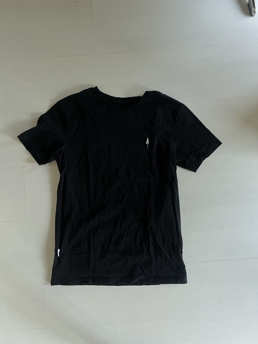 T-shirt: Pikin Maglietta nera taglia S – Usato da moosseedorf venduto da andrina.salis
