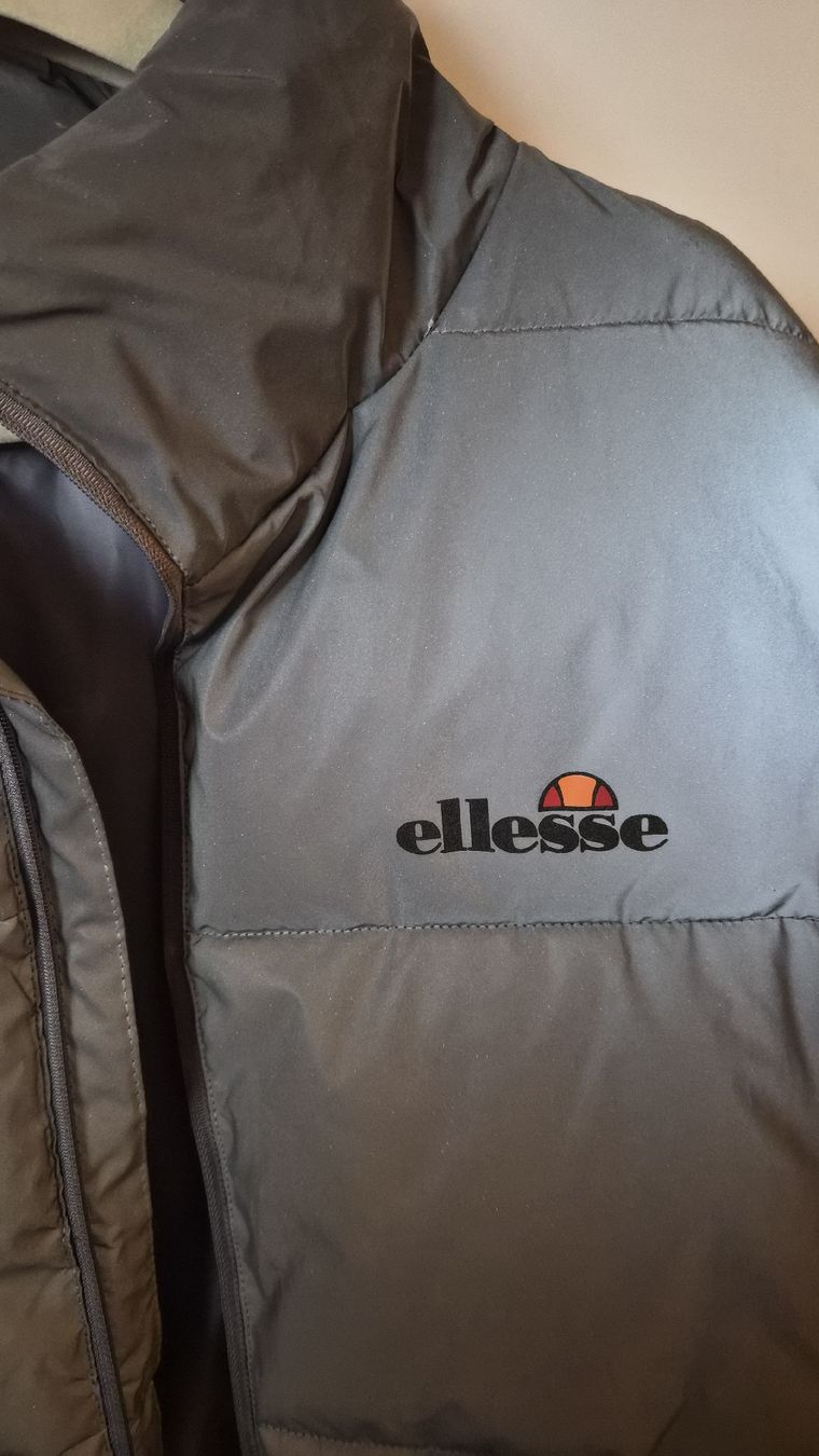 Ellesse Giacche: Ellesse Steppjacke grau Damen Grösse S – Usato da Zürich venduto da Ant72 2