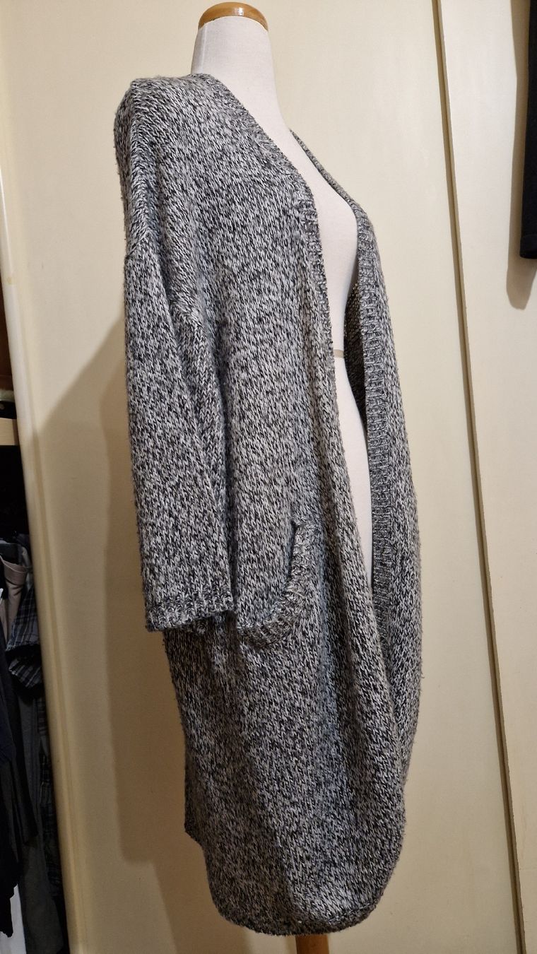 H&M Giacche: schwarz-weiss melierte Strickjacke – Usato da Oberengstringen venduto da Sheera7 1