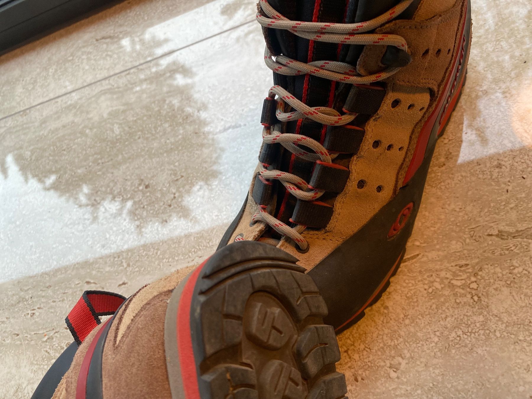 Salomon Scarpe da uomo: Salomon Wanderschuhe Gr 38 – Usato da Birrwil venduto da Bendegriz 2