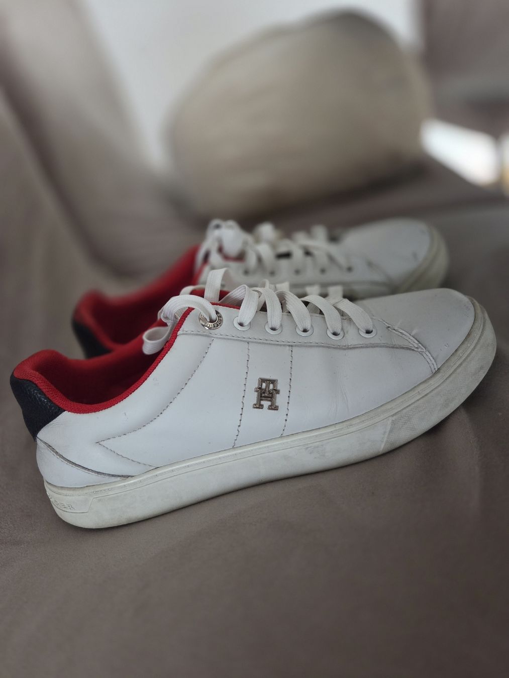 Scarpe da donna: Turnschuhe Tommy Hilfiger – Usato da Gossau SG venduto da sar_7vt5 3