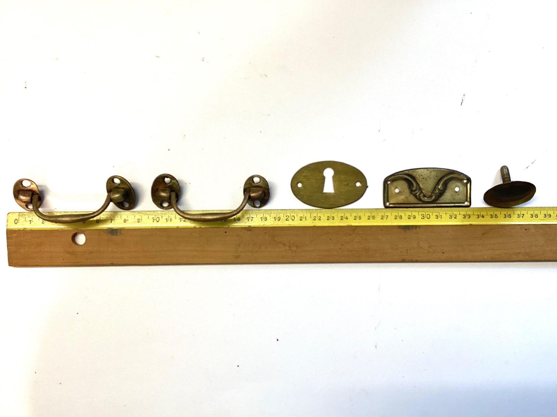 Quincaillerie: Sammlung Beschläge, Zierelemente Messing, Griffe, Schilder – D'occasion à Eglisau par mar_5rn2 2