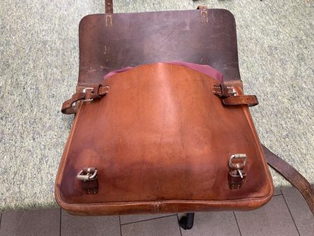 schöne alte Satteltasche Schweizer Armee, super für Motorrad