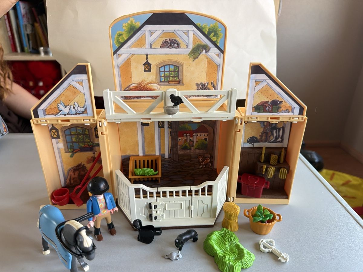 Playmobil Spielzeuge: Playmobil Stall – Gebraucht aus Münchwilen AG von Bam5