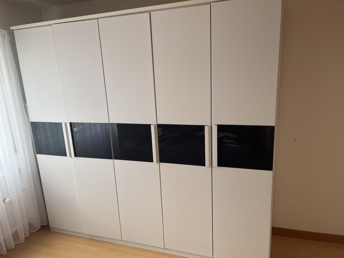 Armadi: Kleiderschrank zu verkaufen – Usato da Hägendorf venduto da Rejanbe 1