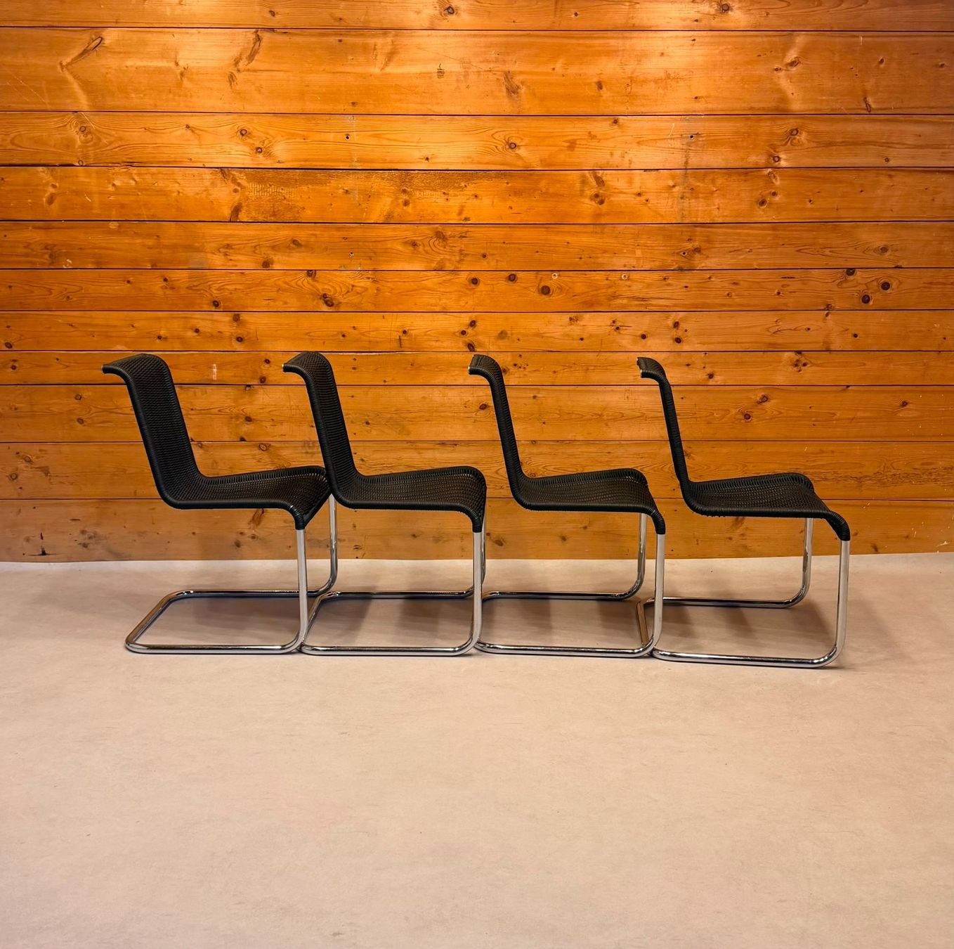 Tecta Sedie: 4er Set Tecta B20 Design Freischwinger Geflecht Bauhaus – Usato da Rickenbach ZH venduto da Der-Insider 1