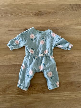 Carter’s newborn 0-1M overall