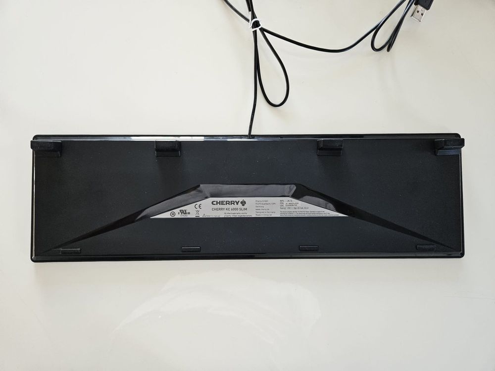 CHERRY KC 6000 SLIM VOOR MAC, Amerikaanse indeling, QWERTY-toetsenbord, bedraad toetsenbord, Mac-indeling, schaarmechanisme, ultraplat ontwerp, wit- zilver