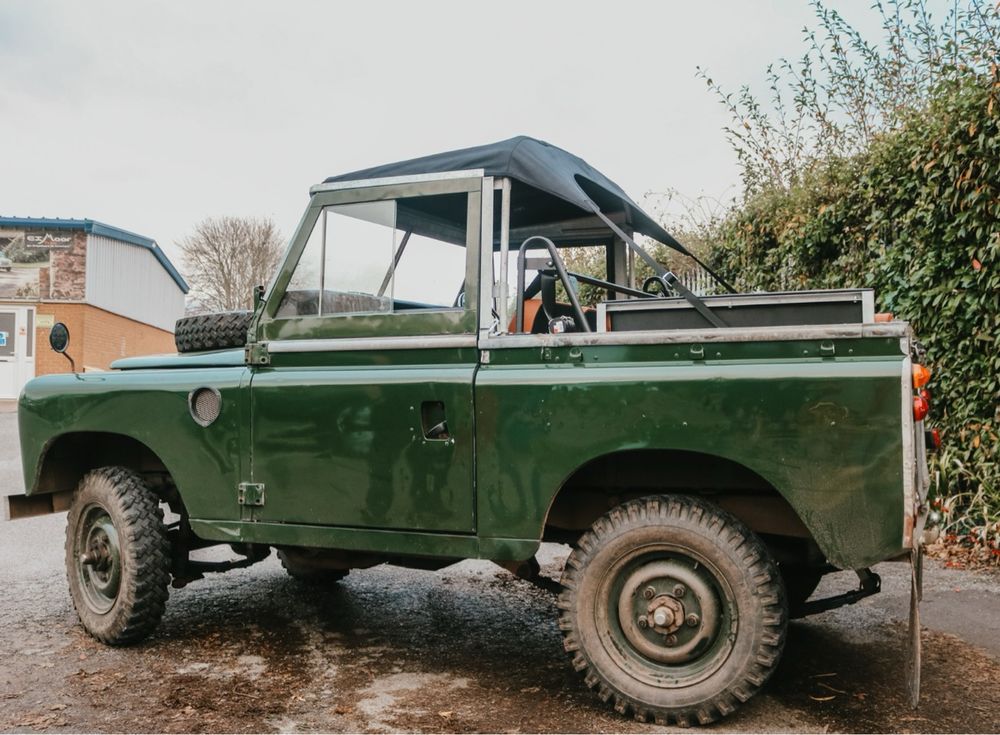 Land Rover 88