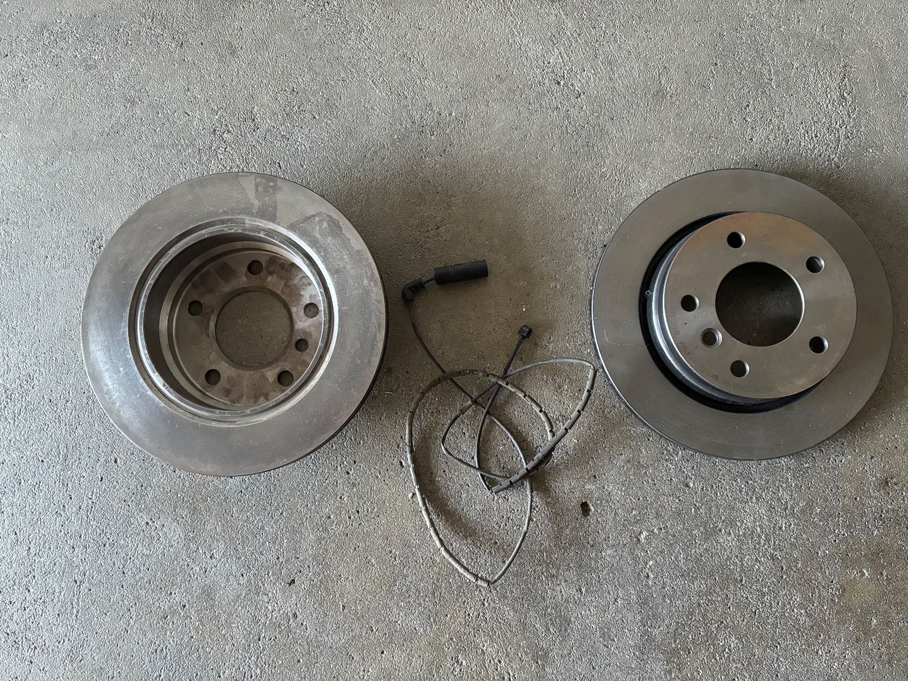 BMW Tutti pezzi di ricambio auto: BMW E36 und E46 Bremsscheiben – Nuovo (secondo la descrizione) da Emmenbrücke venduto da nne_hm9j 4
