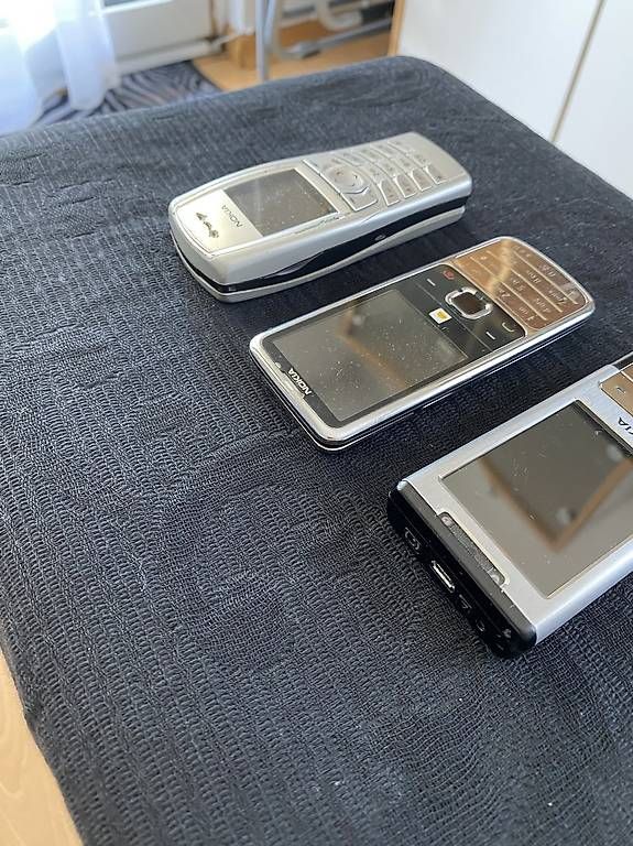 Handys / Smartphones: 3 Nokia Handy – Gebraucht aus St. Gallen von babinos01 4