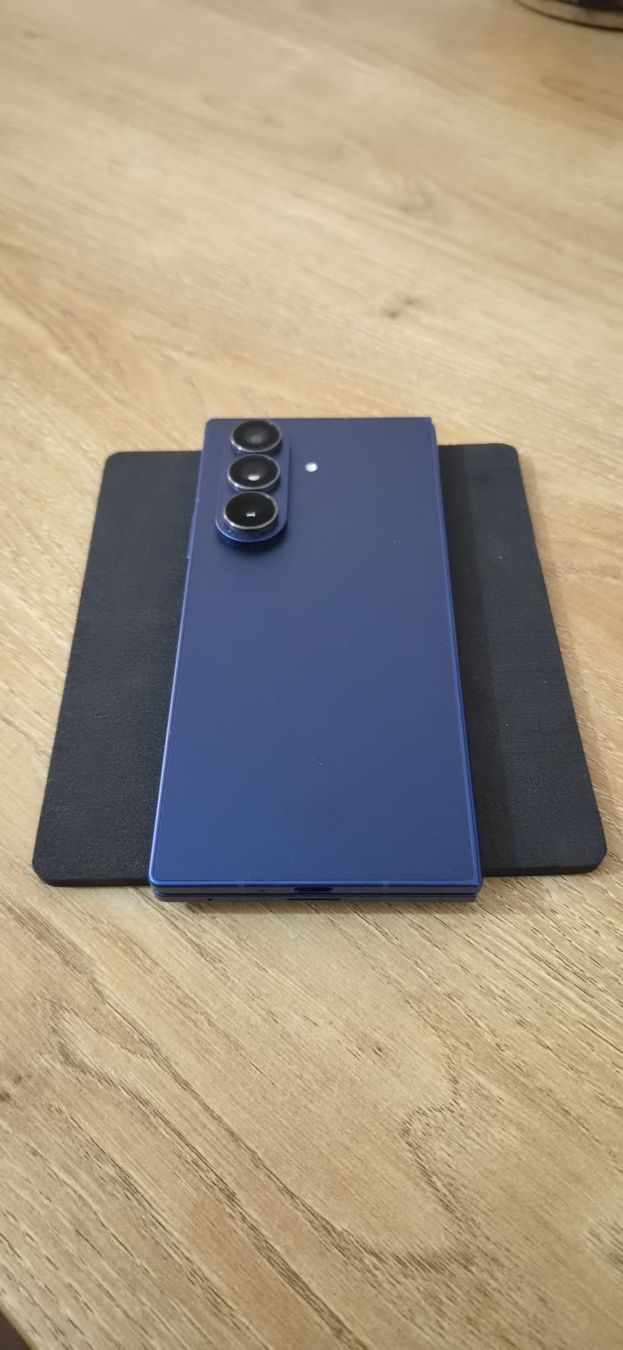Samsung Telefoni cellulari / Smartphones: Samsung Galaxy Z Fold7 – Nuovo (secondo la descrizione) da Uster venduto da fil_ybs9