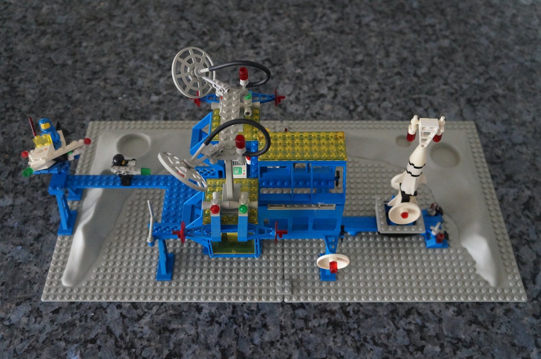 Lego Giocattoli: Lego Space Raumstation 6971 – Usato da bronschhofen venduto da blackpearl01 1