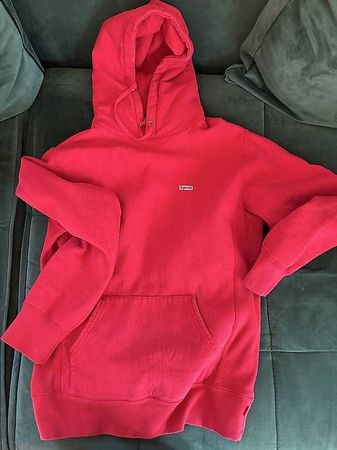 Supreme Small Box Logo Hoodie Rot – Gr. M (Zustand 8/10)