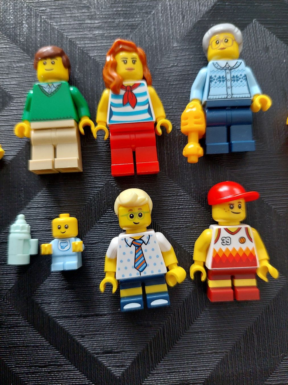 Lego Statuette: Lego Familie  – Usato da Zetzwil venduto da sti_x9xf 2