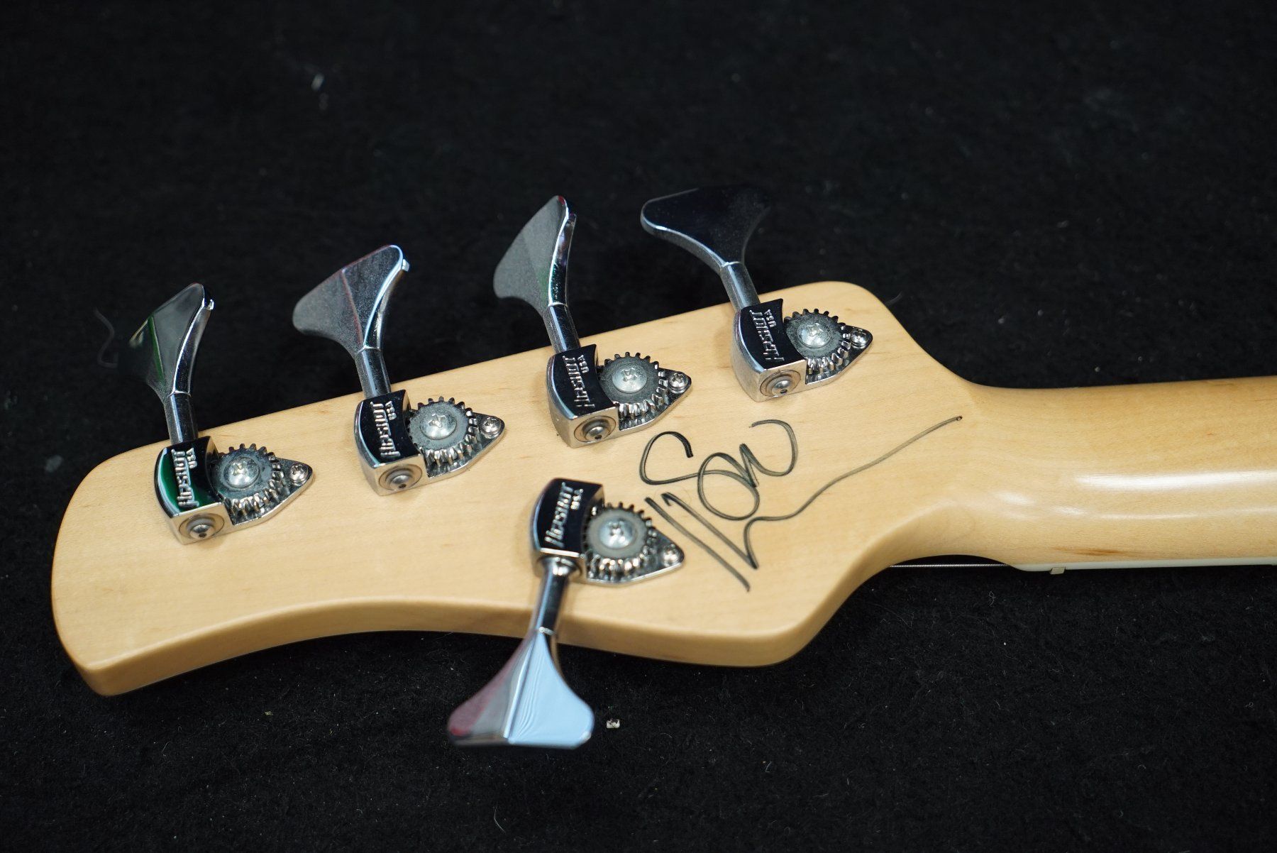Musikinstrumente: Tino Tedesco 5 String Custom  jazz Bass White mit Bag – Gebraucht aus Ortschwaben von Musictrade 6