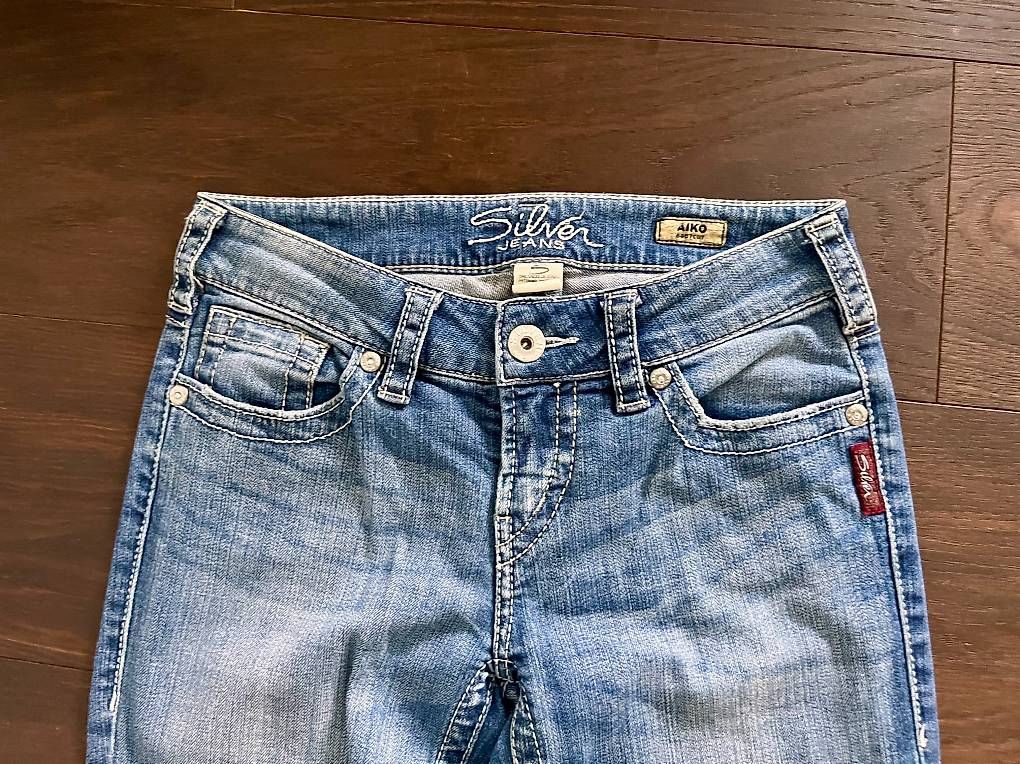 Jeans: Damen Jeans Silver, Gr. W27/L33 – Usato da Herrliberg venduto da Kat_s2dn 2