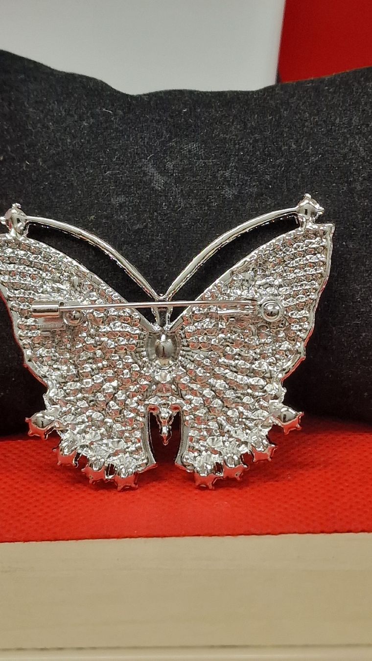 Spille & Fermagli: Wunderschöne Vintage Brosche Schmetterling Silber Optik! – Nuovo (secondo la descrizione) da Herisau venduto da Antiques.AR 1